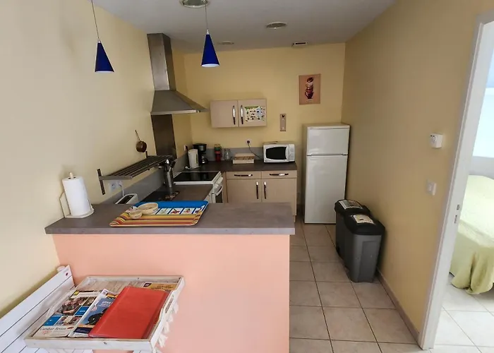 6 Personnes Sainte-Cecile (Manche)